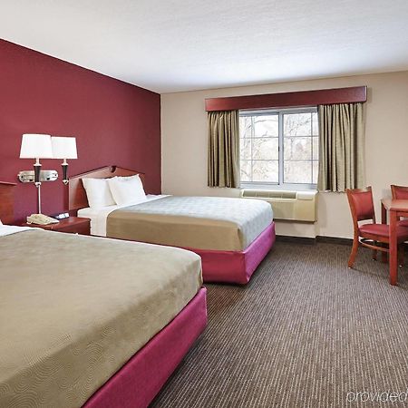 Americinn By Wyndham Douglas/Saugatuck Extérieur photo