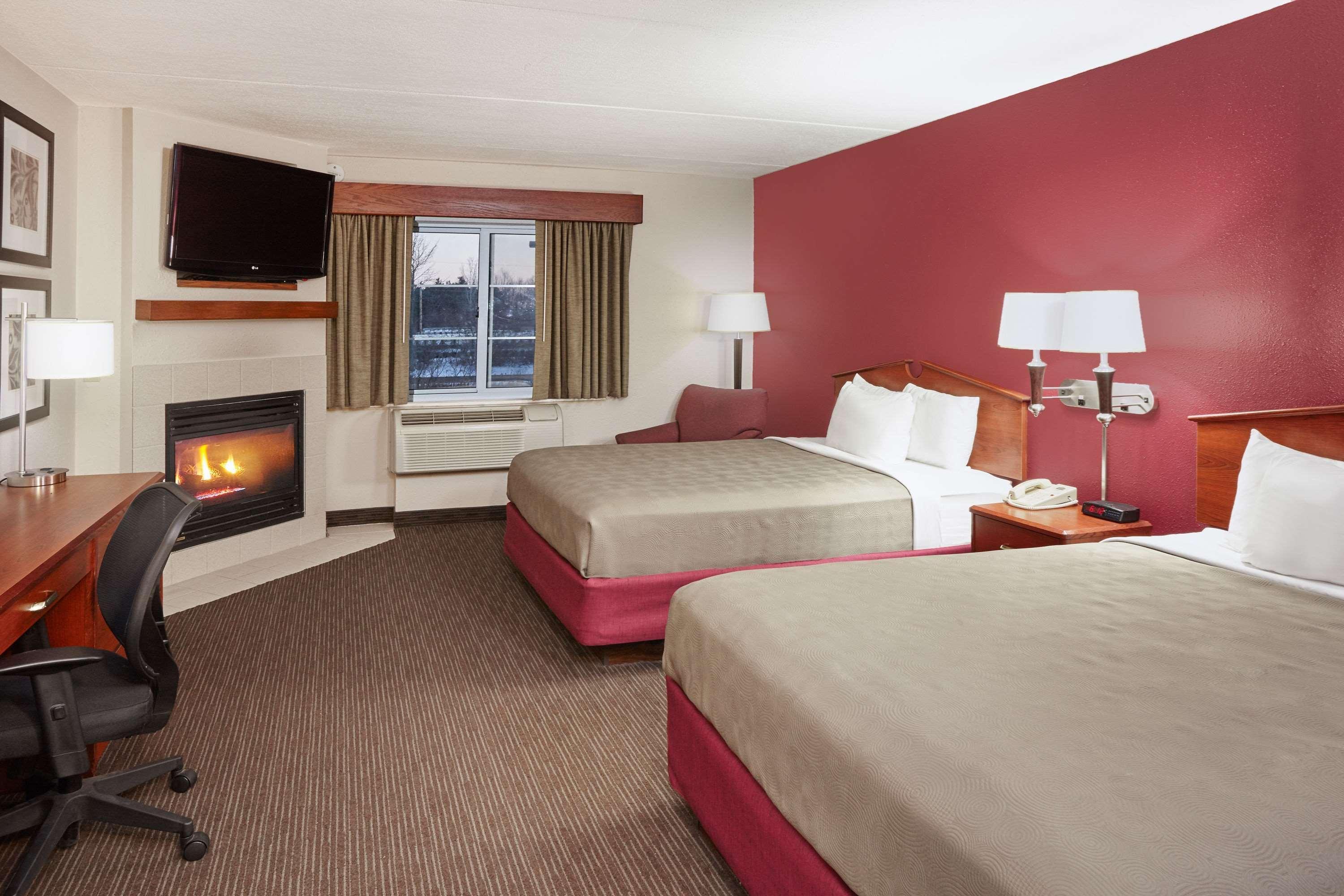 Americinn By Wyndham Douglas/Saugatuck Extérieur photo