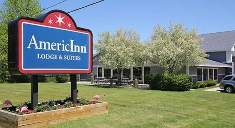Americinn By Wyndham Douglas/Saugatuck Extérieur photo